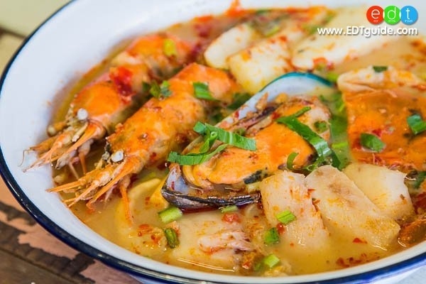เตี๋ยวกุ้งรถไฟ สาขา ตลาดโชคชัย 4