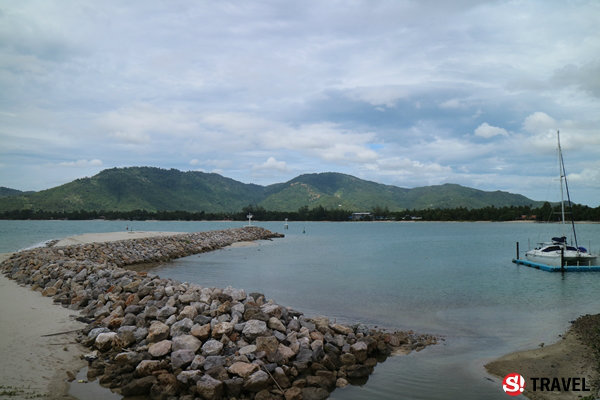 พระอนุสาวรีย์และศาลกรมหลวงชุมพรเขตอุดมศักดิ์ ณ สถานีเรือสมุย (เสด็จเตี่ย)
