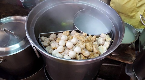 ตลาดนางเลิ้ง