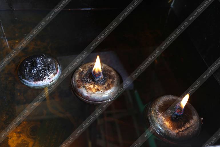 ไฟในตะเกียงน้ำมัน