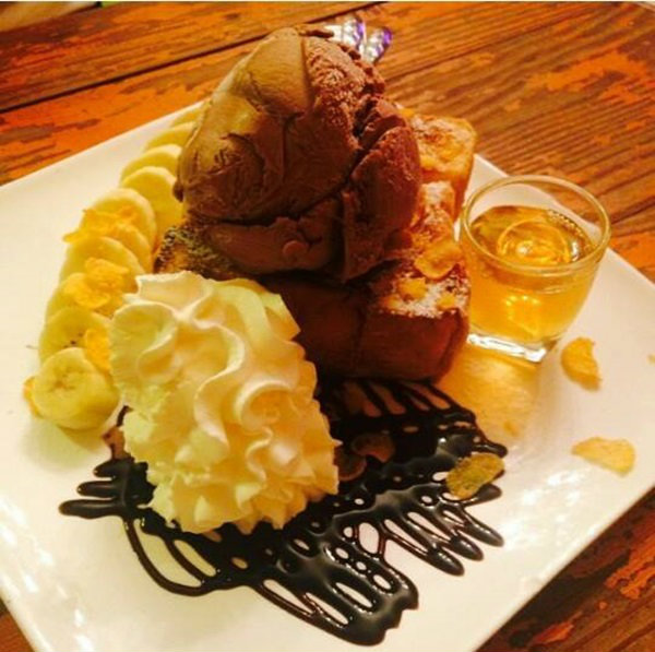 ดูนม ณ บางแสน