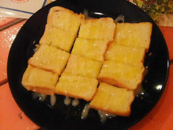 ดูนม ณ บางแสน