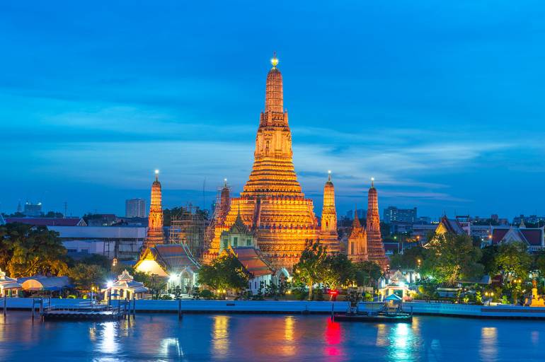 ริมแม่น้ำเจ้าพระยา วัดอรุณฯ